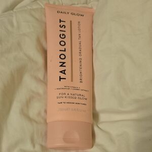 Tanologist Daily Glow Brightening Gradual Tan Lotion - Pink